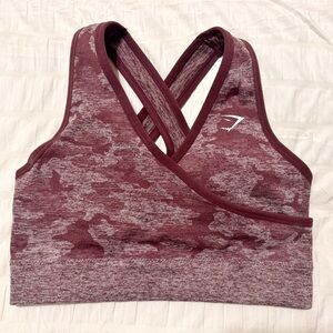 NWOT Gymshark Adapt Seamless Camo Sports Bra Size small Pink Maroon Berry Crop
